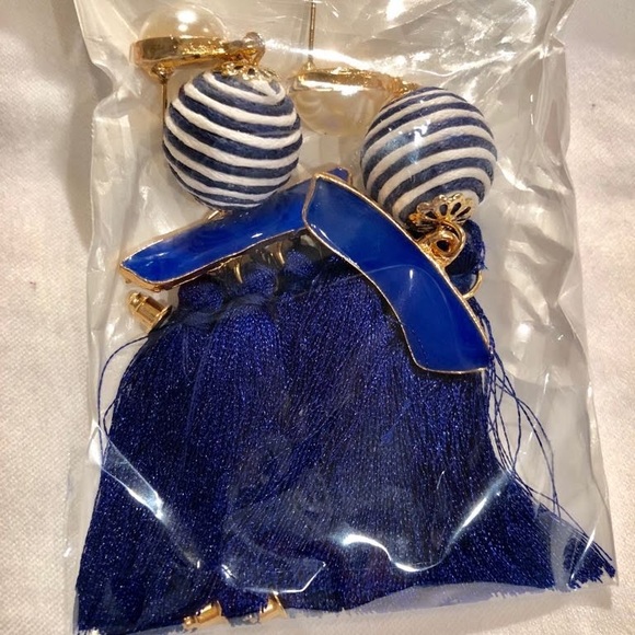 Fringe Tassel Earring - Picture 2 of 3